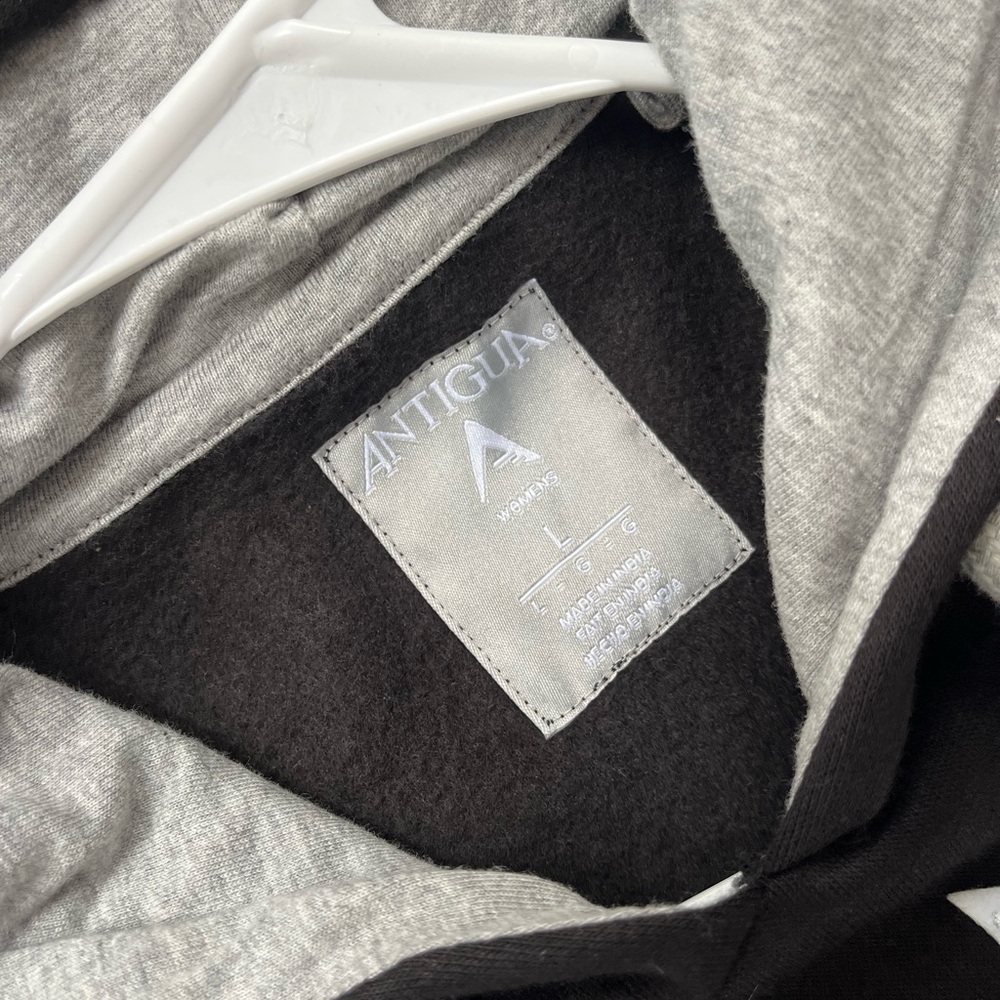 NWOT Black New York Yankees Hoodie - Picture 2 of 4